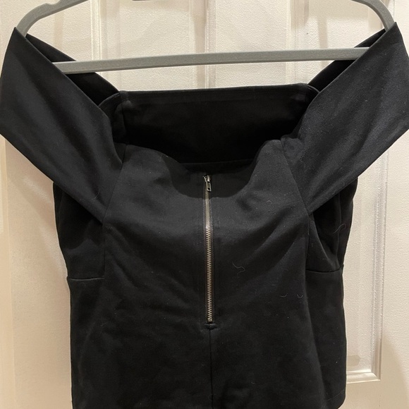 Deletta Black Off Shoulder Mulit Way Zip-Up Top - Picture 4 of 5